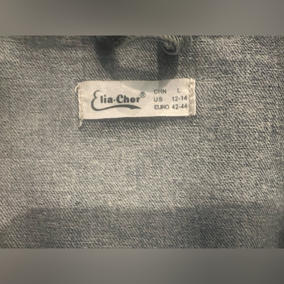 *NEW* Oversized Fringe Denim Jacket Size Large - Picture 11 of 16